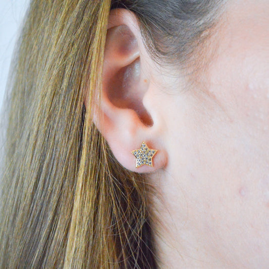 Broquel Luminous Heart Studs